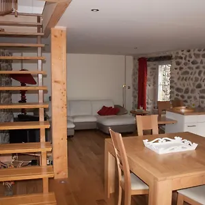 https://gite-de-leyrieux.hotels-rhonealpes.com